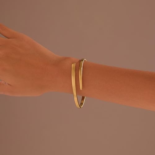 BE & CHEERY Gold Bangle Bracelet for Women, 14k Gold Plated Open Bangle, Stackable Stainless Steel Cuff Bracelets, Chunky Fashion Jewelry for Women, Trendy Elegant Design Bangle as Gifts - style: Crossover