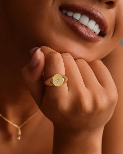 YeGieonr Non Tarnish Gold Rings for Women, Waterproof Gold Signet Ring, 18K Gold Plated Stackable Rings for Everyday Wear - color: Oval North Star