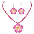 Dreuyet Colorful Plumeria Rubra Necklace Earrings Set for Women Elegant Hawaiian Style Flower Necklaces Bohemia Tropical Flower Dangle Earrings Luau Beach Party Accessories - color: roes red