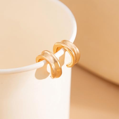 2Pcs Ear Cuffs Non Piercing Earrings for Women Dainty Gold Metal Huggige Hoops Cuff Cartilage Earring Trendy Fake No Pierced Statement Jewelry