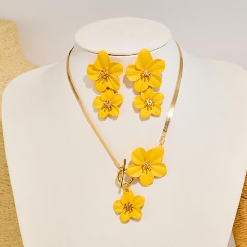 WCRAZYE Gold Flower Earrings Necklace Set for Women Boho Summer Daisy Floral Statement Earrings Brides Wedding Guest Dresses Jewelry - color: Yellow
