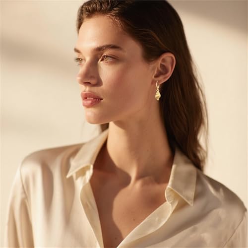 16 Pairs Seashell Conch Earrings Set for Women Dainty 14K Summer Beach Jewelry Starfish/Pearl/Clam/Conch Hoop Earrings Bohemian Summer Beach Holiday Fashion Jewelry Gifts