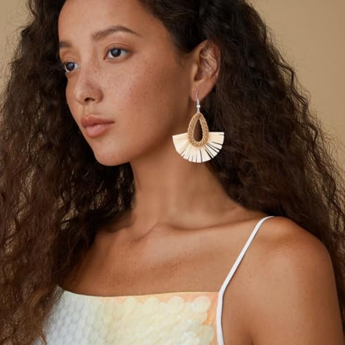 Boho Summer Beach Earrings for Women Lightweight Straw Wicker Earring Statement Raffia Fan Round Tassel Dangle Drop Earrings Hawaii Jewelry - style: White Teardrop