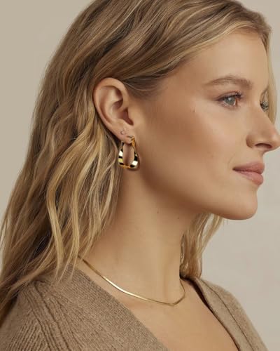 Golden Hoop Earrings For Women The Twisted Close-Fitting Hoop Shape Is Crafted With Gold-Plated Material And S925 Silver Pins Light Luxury Elegant Unique And Minimalist Style - color: GEE4020-Gold