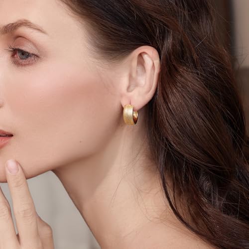 Small Chunky Huggie Hoop Earrings for Women - 18K Gold Plated Boho Ethnic, Hypoallergenic Dainty Vintage Gifts for Women - color: Dotted patterr