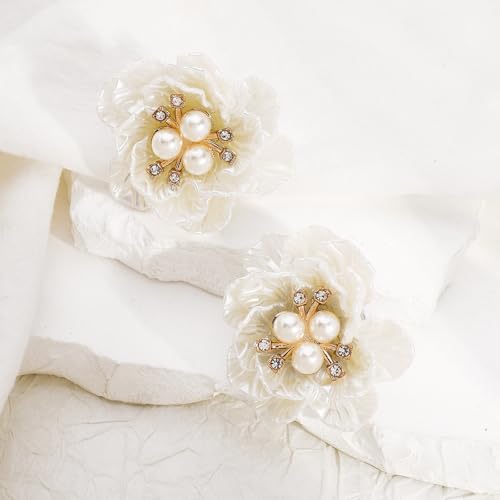 Shell Flower Pearl Stud Earrings Necklace for Women Boho Statement Acrylic White Camellia Seashell Flowers Floral Chic Earrings for Wedding Bridal Christmas Party Holiday Trendy Jewelry