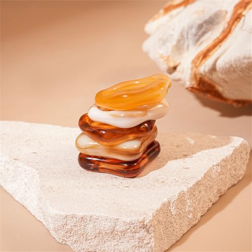 GYRMMUE Vintage Chunky Resin Ring Set for Women,Multicolor Acrylic Stackable Rings Irregular Plastic Knuckle Ring Set Y2k Aesthetic Statement Midi Rings Thick Dome Finger Jewelry - color: Brown