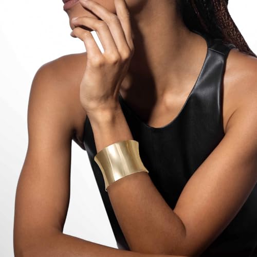 BROCC 2Pcs Gold Chunky Cuff Bracelets Set for Women Open Wide Bangle Bracelets Irregular Minimalist Statement Bangle Bracelets Punk Jewelry