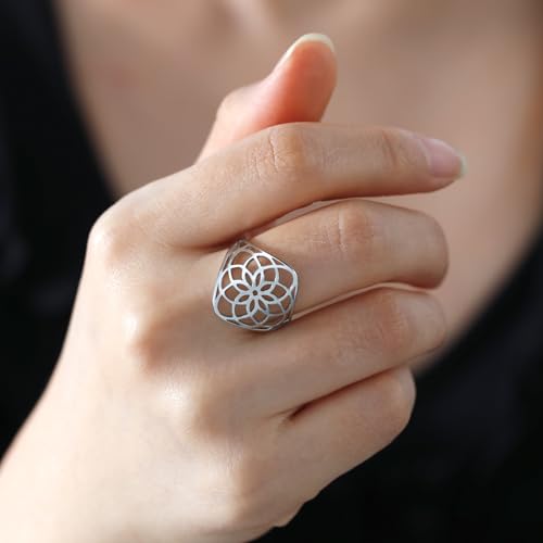 TEAMER Filigree Flower Ring Stainless Steel Elegant Bohemian Finger Ring Wedding Band Ring Exquisite Jewelry for Women - color: Style 1 - Silver
