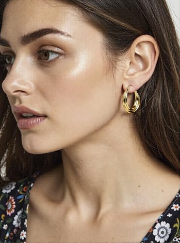 Golden Hoop Earrings For Women The Twisted Close-Fitting Hoop Shape Is Crafted With Gold-Plated Material And S925 Silver Pins Light Luxury Elegant Unique And Minimalist Style - color: Gold