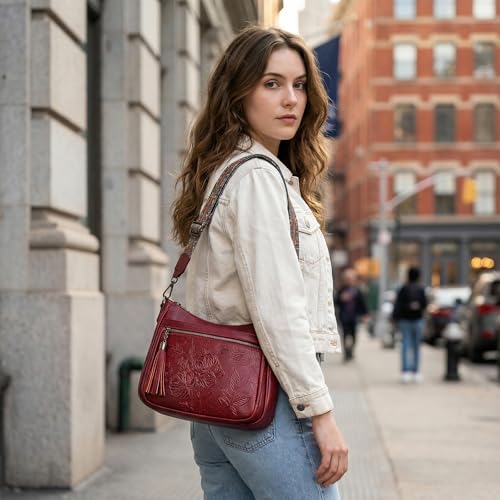 Crossbody Bags for Women, Vegan Leather Medium Crossbody Purse, Spacious Daily Travel Shoulder Bag with Boho Strap - color: Red