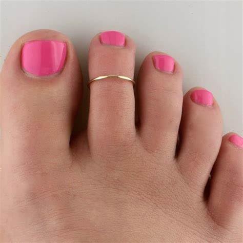Briana Williams Toe Rings for Women Gold Silver Toe Ring Non Tarnish Ankle Bracelets for Women Waterproof Anklet & Toe Ring Set Trendy Summer Beach Foot Jewelry - color: B1 -2pcs toe rings + anklets, silver