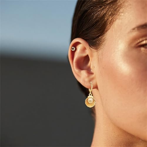 16 Pairs Seashell Conch Earrings Set for Women Dainty 14K Summer Beach Jewelry Starfish/Pearl/Clam/Conch Hoop Earrings Bohemian Summer Beach Holiday Fashion Jewelry Gifts
