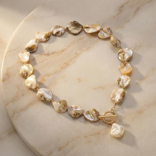 Chunky Shell Choker Necklace for Women, Irregular Shell Beaded Necklace with Faux Pearl Pendant, Boho Beach Jewelry for Summer Vacations, Gold Tone T-Bar Toggle Clasp Statement Necklaces