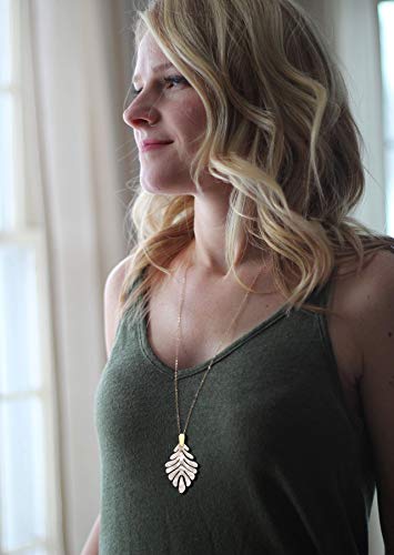 ARATLENCH Acrylic Pendant necklace Earrings – Long Statement Leaf Charm Necklace Tortoise Resin Palm Leaf Earrings Fashion Necklaces Earrings for Women - color: White