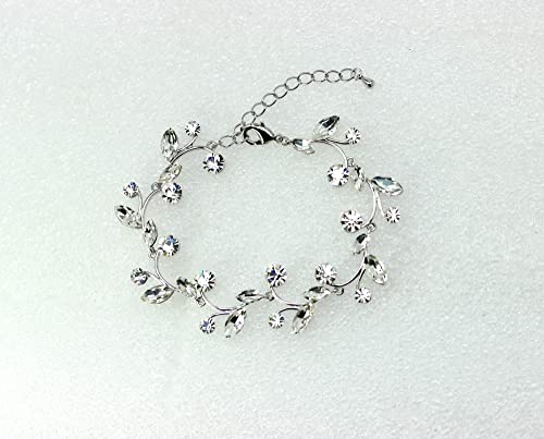 Faship Gorgeous Rhinestone Crystal Floral Necklace Earrings Set - color: Clear / Matching Bracelet