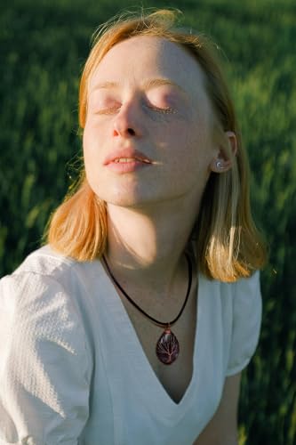 7 Chakra Gemstone Healing Crystals Necklace - Copper Wire Wrapped Natural Unisex Hippie Leather Choker - color: 1. Amethyst