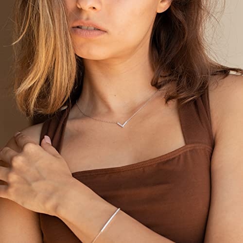 LLWOM Gold Necklace for Women-14k Gold Plated Infinity Necklace Star Of David Necklace Evil Eye Cross Pendants Heart Dainty Gold Necklace For Women - color: Gold, style: DaintyV-Gold