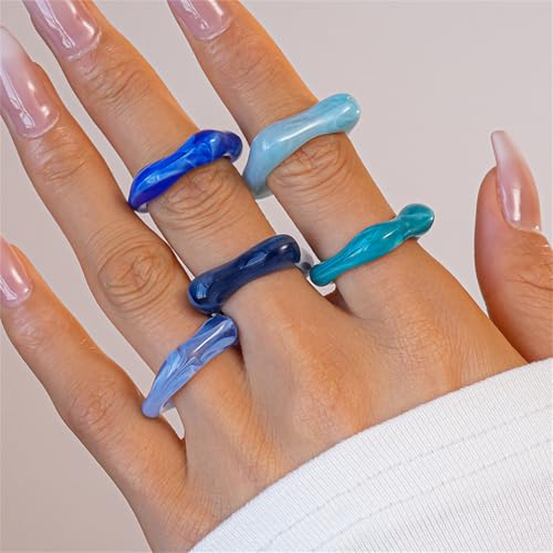 GYRMMUE Vintage Chunky Resin Ring Set for Women,Multicolor Acrylic Stackable Rings Irregular Plastic Knuckle Ring Set Y2k Aesthetic Statement Midi Rings Thick Dome Finger Jewelry - color: Blue