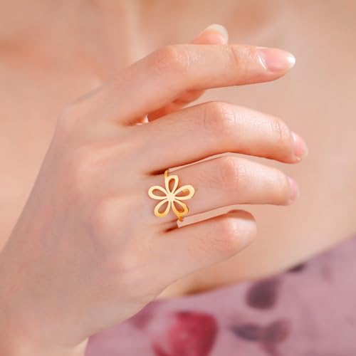 TEAMER Filigree Flower Ring Stainless Steel Elegant Bohemian Finger Ring Wedding Band Ring Exquisite Jewelry for Women - color: Style 2 - Gold