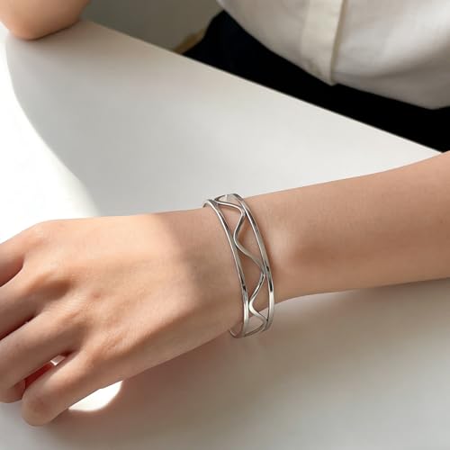Upper Arm Cuff for Women, Simple Sexy Harness Armlet Bracelet with Crystal Adjustable Upper Arm Chain Bangle Arm Band for Women - color: Silver Wave