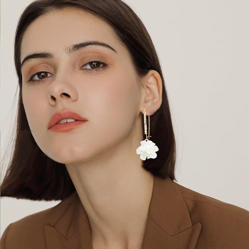 Boho Flower Dangle Earrings for Women Long Drop Resin Acrylic Tiered Petal Statement Earrings Handmade Lightweight Vintage Floral Chunky Drop Jewelry - color: White