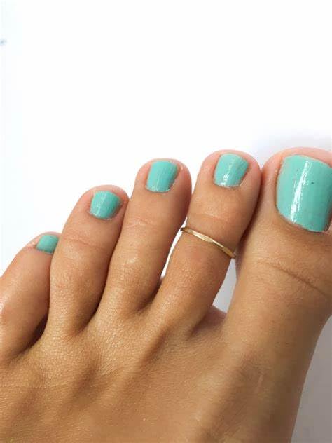 Briana Williams Toe Rings for Women Gold Silver Toe Ring Non Tarnish Ankle Bracelets for Women Waterproof Anklet & Toe Ring Set Trendy Summer Beach Foot Jewelry - color: B1 -2pcs toe rings + anklets, silver