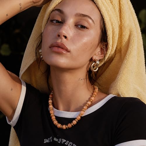 Mchic Colorful Beaded Choker Necklace for Women: Boho Large Square Acrylic Beaded Necklace Stainless Steel Adjustable Surfer Beach Strand Necklaces Summer Handmade Jewelry Gift for Women - color: Caramel-Round