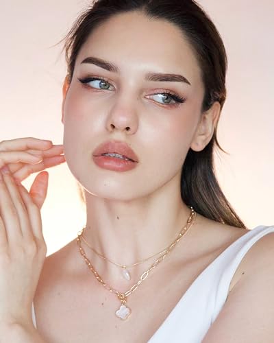 POMINA Chunky Thick Coin Necklace Trendy Fashion Statement Toggle Necklace Worn Gold Tone Pendant Thick Link Chain Layered Pearl Necklace - color: 2PC Clover/Pearl_Worn Gold
