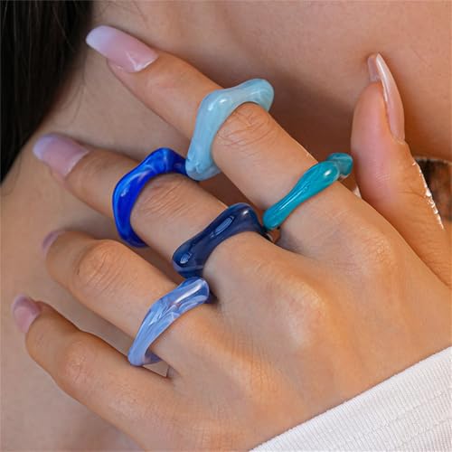 GYRMMUE Vintage Chunky Resin Ring Set for Women,Multicolor Acrylic Stackable Rings Irregular Plastic Knuckle Ring Set Y2k Aesthetic Statement Midi Rings Thick Dome Finger Jewelry - color: Blue