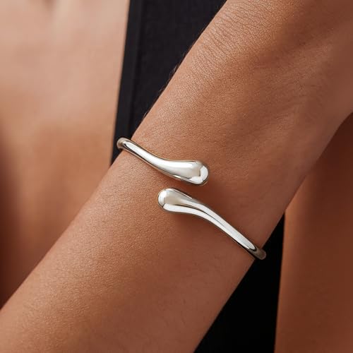 Robaice Gold Bracelets for Women Trendy，14K Gold Plated Bangle Cuff Bracelet Chunky Twist Bracelet Non Tarnish Hypoallergenic Jewelry Gift for Women - color: Medium-Silver