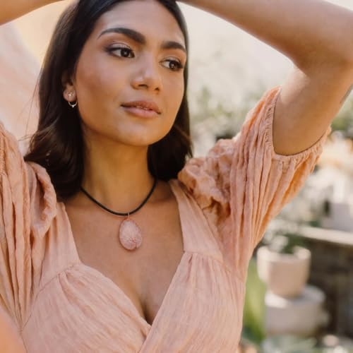 7 Chakra Gemstone Healing Crystals Necklace - Copper Wire Wrapped Natural Unisex Hippie Leather Choker - color: 4. Rose Quartz