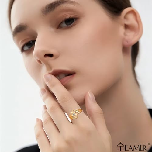 TEAMER Bohemian Hollow Flower Ring Stainless Steel Rhinestone Flower Ring Wedding Band Ring Exquisite Jewelry for Women - color: Gold - Flower With Rhinestone