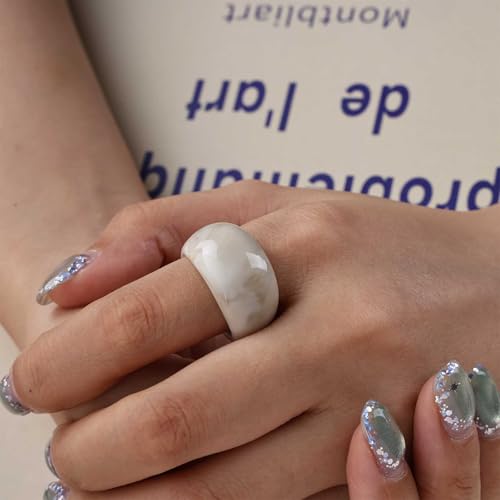 Vintage White Acrylic Ring Acrylic Chunky Wide Rings Resin Statement Ring Resin Dome Rings Not Adjustable Minimalist Geometric Plastic Knuckle Finger Y2K Jewelry for Women - color: White