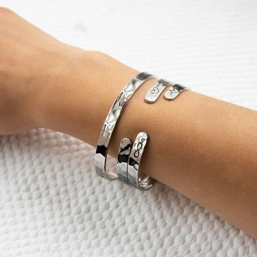 Carviell Bracelet - Gifts for Women – Inspirational, Friendship, Love, Mom, Daughter, Sister, Christian, Graduation, Memorial & Wedding Gifts – 100+ Phrases – Stainless Steel, Gift-Ready - style: SISTER'S Gift - There is no better friend than a sister, an