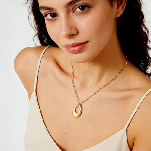 Dainty Oval Pendant Necklace for Women 18K Gold Plated Small Irregular Circle Charm Cute Boho Necklace Statement Chains Minimalist Jewelry - color: Gold