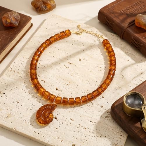 Chunky Beaded Necklace for Women with Conch Shell Pendant, Boho Bead Statement Necklace with Adjustable Gold Chain, Beach Jewelry for Summer＆Vacation Gifts - color: Amber