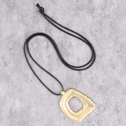 JAOYU Bohemian Necklaces for Women Leather Necklace Wood Pendant Choker Long Brown Necklace Chunky Circle Boho Hippie Jewelry - style: Big Pendant Necklace