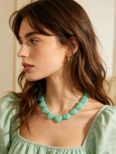 YUJIE Amber Acrylic Heart Choker Necklace for Women Vintage Punk Chunky Necklace Trendy Fashion Accessory - color: light green