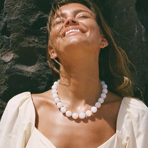 Colorful Beaded Necklace for Women Chunky Resin Beads Choker Necklaces Boho Statement Necklace Summer Vacation Y2K Jewelry - color: White