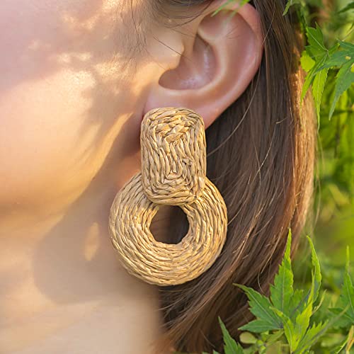 Statement Raffia Earrings Cute Boho Earrings Rattan Dangle Earrings Handmade Straw Wrap Earrings Summer Drop Dangling Earrings for Women Teen Girls - color: Wheat