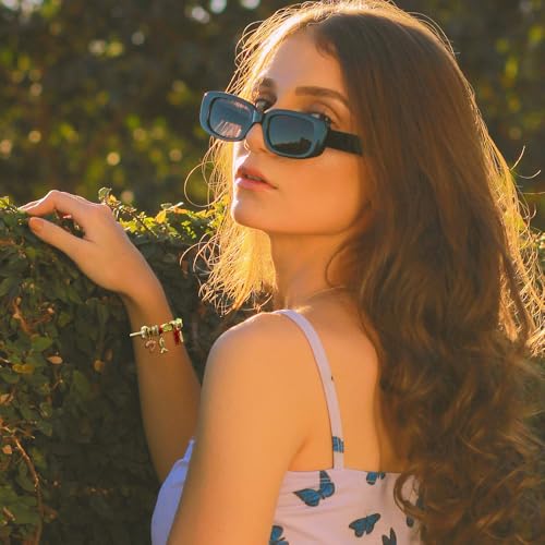 Madison Tyler Beach Bracelet for Women | Seahorse Octopus Tropical Fish Sea Turtle Shell Conch Beaded Charm Bracelet | Cute Gold Plated Adjustable Snake Chain Bracelet - style: summer