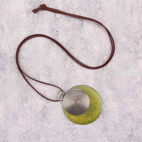 JAOYU Boho Necklace for Women Large Pendant Necklace Boho Long Choker Leather Gold Necklace Vintage Earthy Jewelry Trendy - style: Green Wooden Pendant