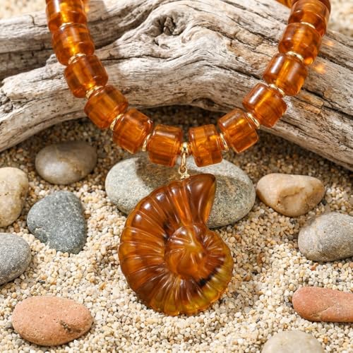 Chunky Beaded Necklace for Women with Conch Shell Pendant, Boho Bead Statement Necklace with Adjustable Gold Chain, Beach Jewelry for Summer＆Vacation Gifts - color: Amber