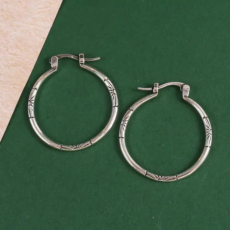 1Pair Fashion Vintage Engraved Sunburst Big Circle Earrings for Women Daily Casual Party Wear Simple Silvery Hoop Earrings - color: silvery