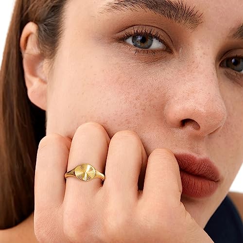 YeGieonr Non Tarnish Gold Rings for Women, Waterproof Gold Signet Ring, 18K Gold Plated Stackable Rings for Everyday Wear - color: Sunburst