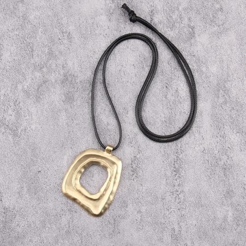 JAOYU Bohemian Necklaces for Women Leather Necklace Wood Pendant Choker Long Brown Necklace Chunky Circle Boho Hippie Jewelry - style: Big Pendant Necklace