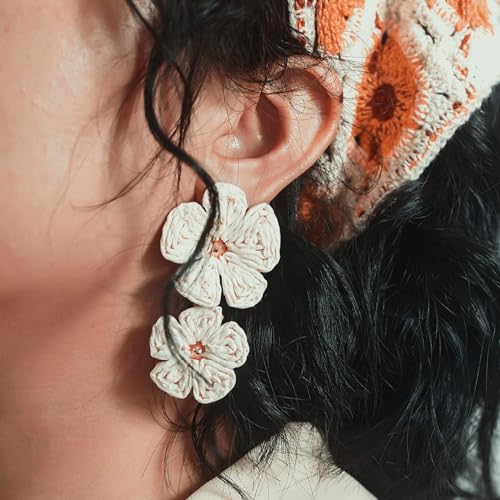 Boho Flower Earrings Statement Raffia Dangle Earrings Cute Floral Jewelry Trendy Summer Beach Vacation Outfits for Women - color: Ivory