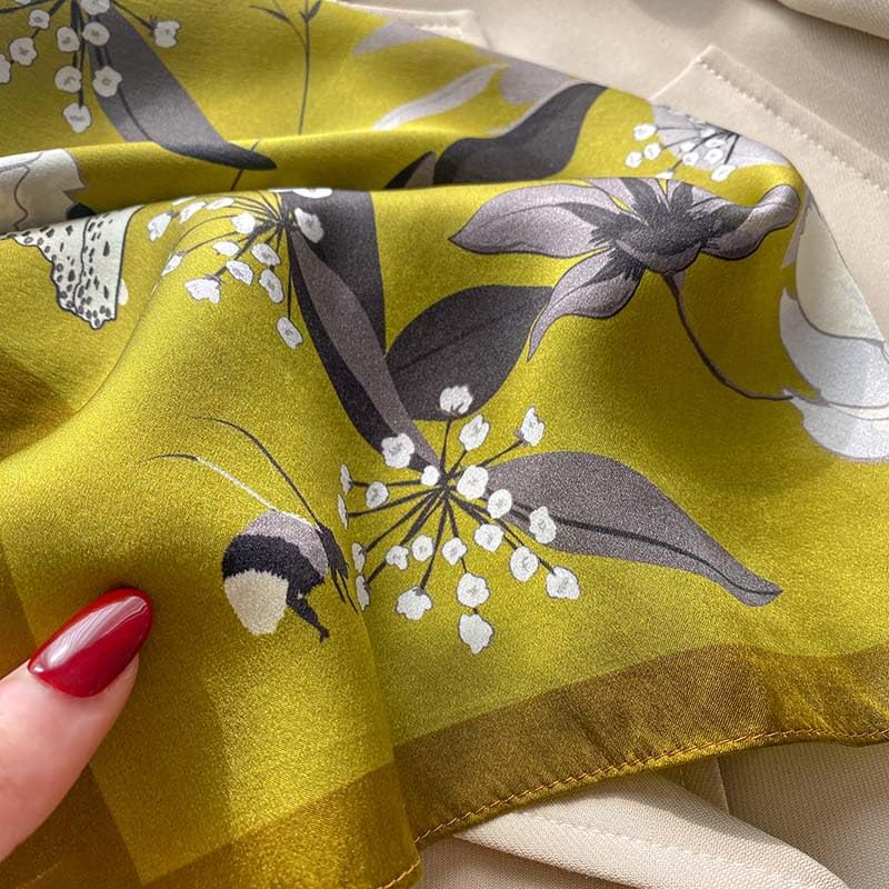 FEIBOON Mulberry Silk Scarfs Neck Scarf 21" Small Square Scarfs hair scarf bandana Neckerchief Headscarf for Women - color: Matcha Green